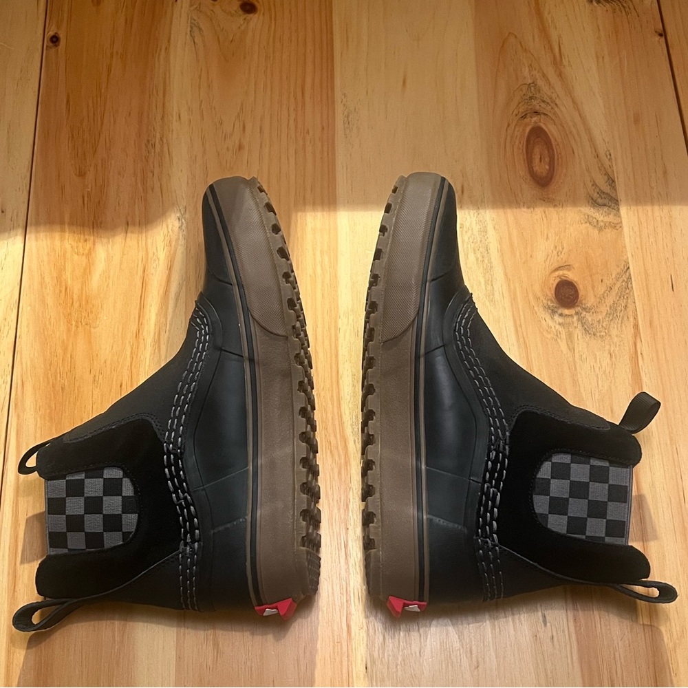 Vans Waterproof boots Size 10